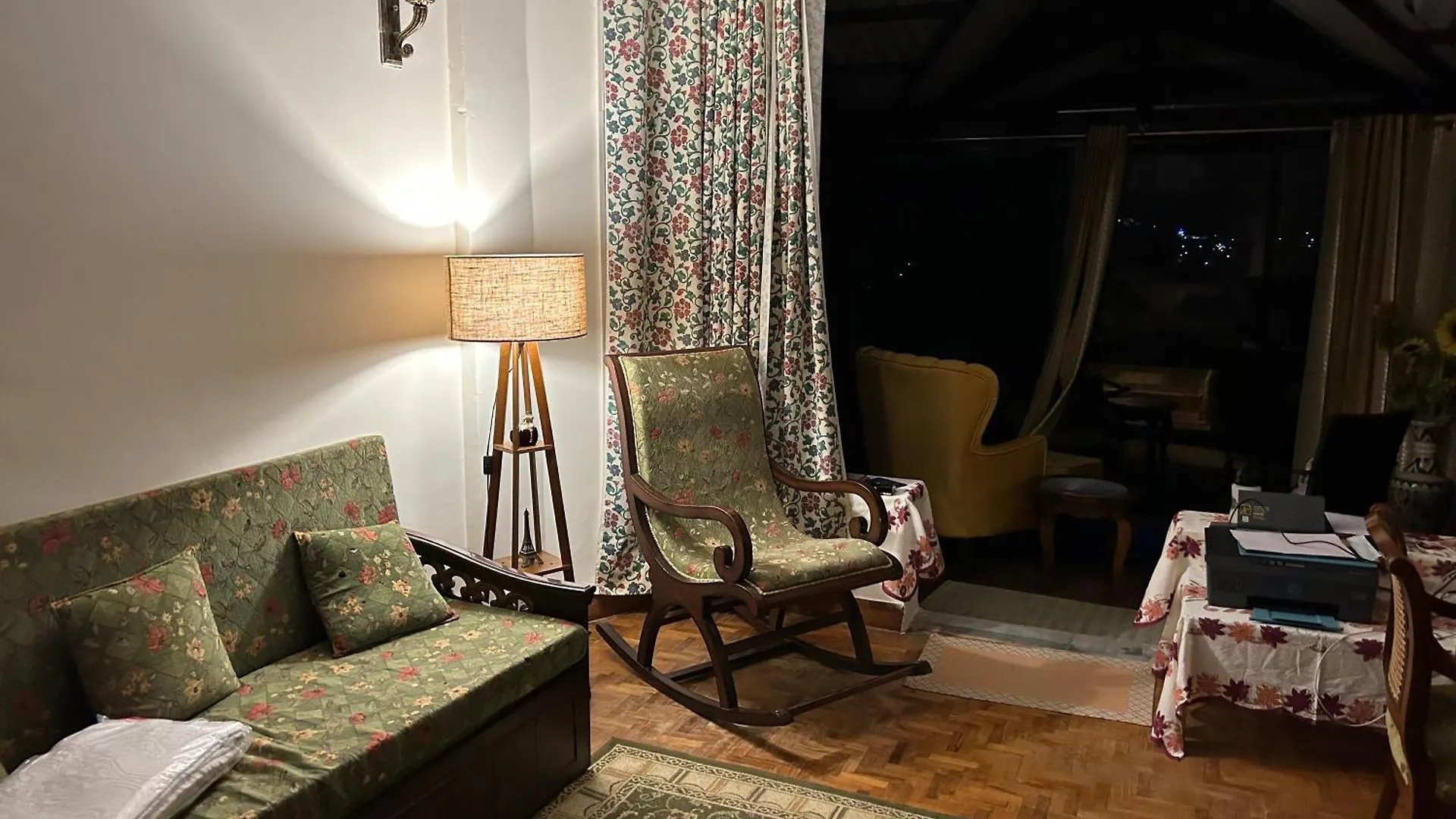 Holiday home 2 Bedrooms Duplex With Free Parking & Wifi Shimla