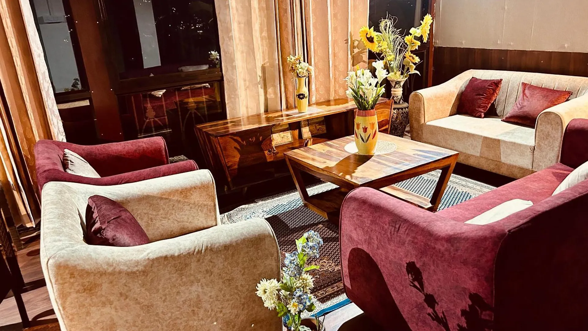 2 Bedrooms Duplex With Free Parking & Wifi Shimla 0*,
